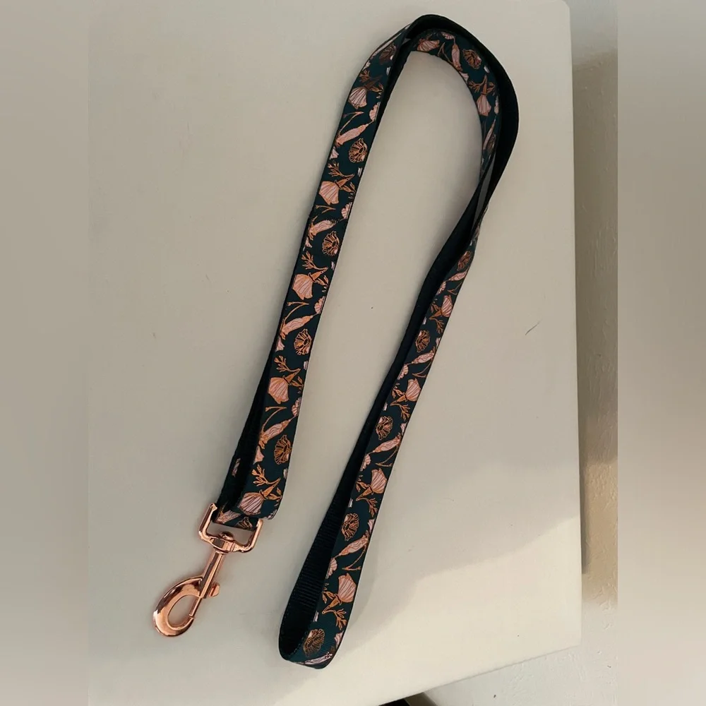 60” DOG LEASH Beautiful colors. Never used.